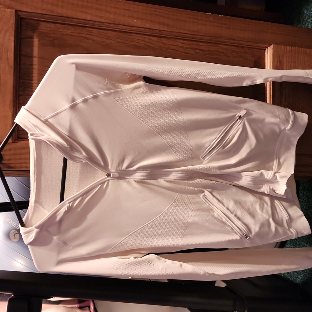 White Lululemon 🍋 Zip Up